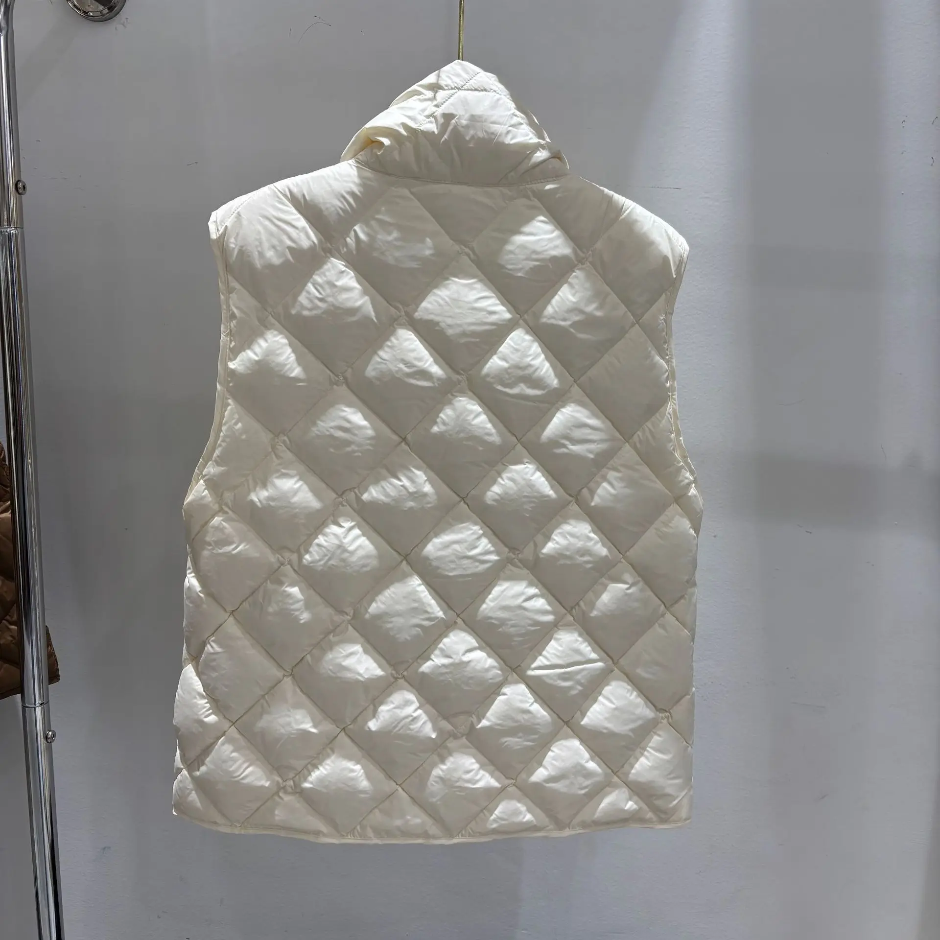 Lightweight Padded Vest Puffer Women White Duck Down Coat Fashion Sleeveless Jacket Lapel Inner Undershirt Female Vest