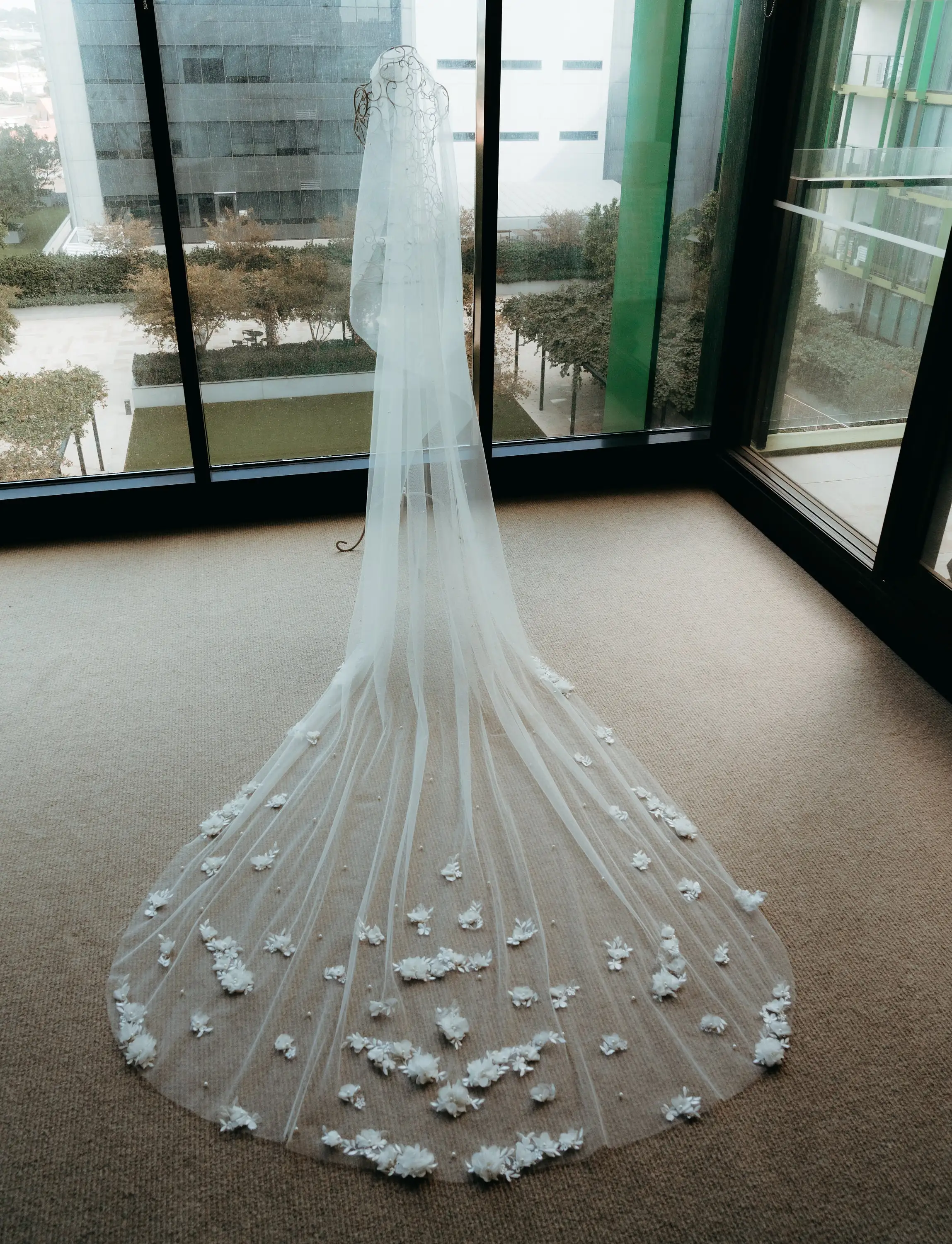 

Cathedral veil with 3D flowers and pearls Floral Work Veil with metal comb Bridal Veil Modern Veil with 3D flower Waltz Veil