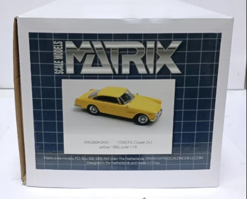 Matrix 1:18 250GT/E 2+2 Coupe Pininfarina 1960 Yellow Vintage Car Simulation Limited Edition Resin Metal Static Car Model Toy