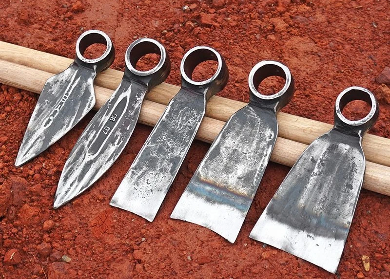 

Hand Forged Connecting Rod Small Hoe for Planting Vegetables Loosening Soil Gardening Multifunctional Small Hoe