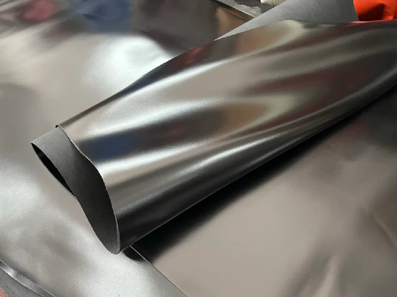 

Телячья кожа с яркой текстурой, гладкая итальянская черная, 2,0 мм, 12-14 SF