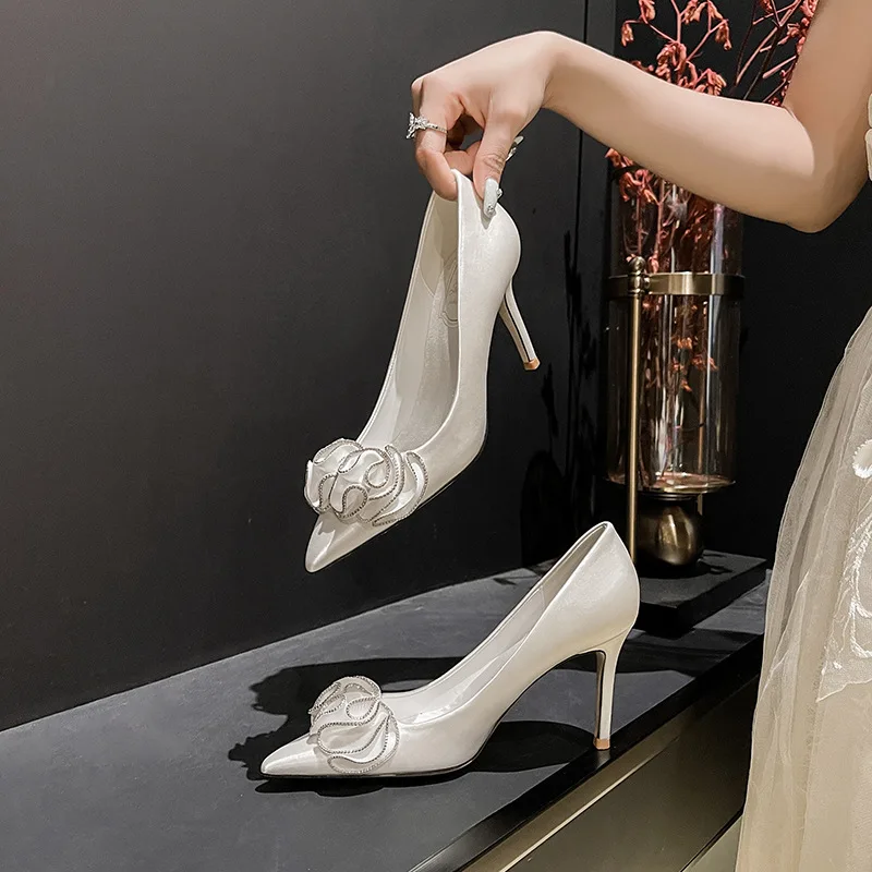 

Women's French Wedding Shoes Satin White Elegant Sexy Flower Bridal Heels for Bride Party Ceremony