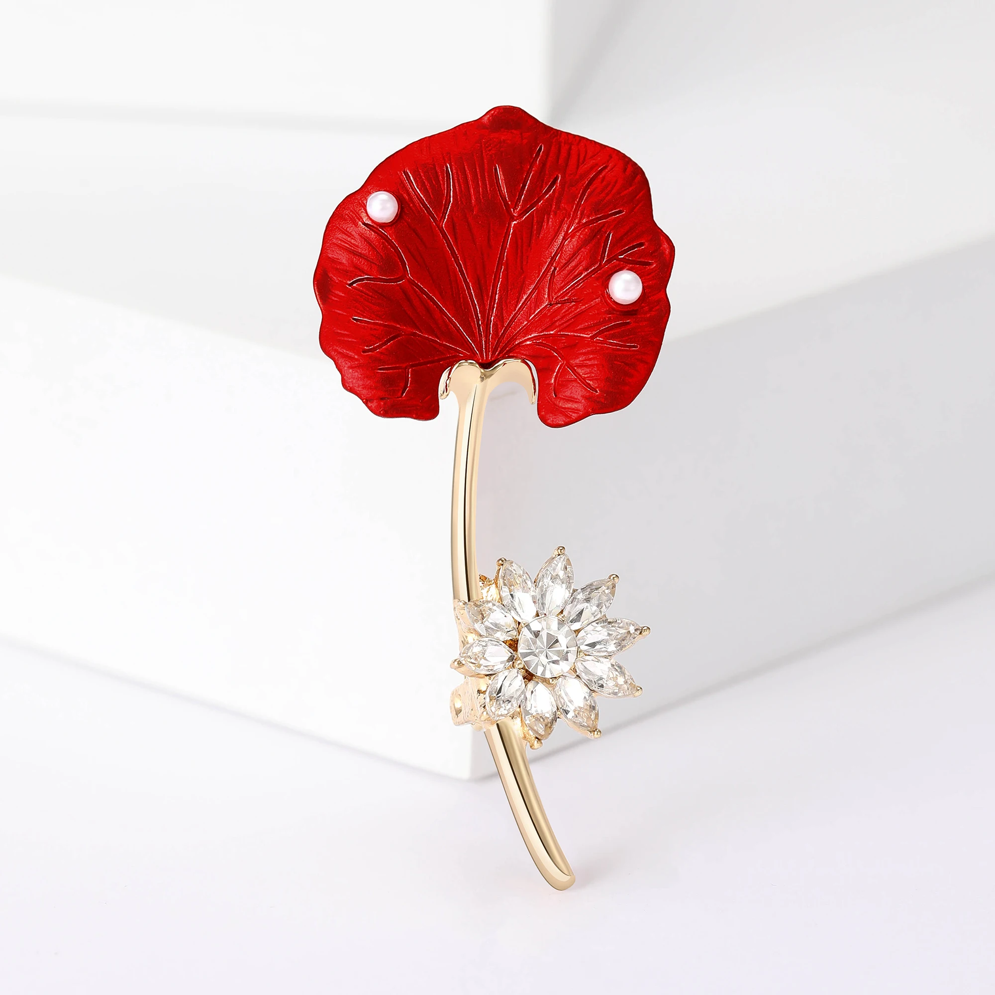 

Rhinestone Leaf Brooches for Women Pearl Leaves Pin Event Party Backpack Decoration Clothes Accessories