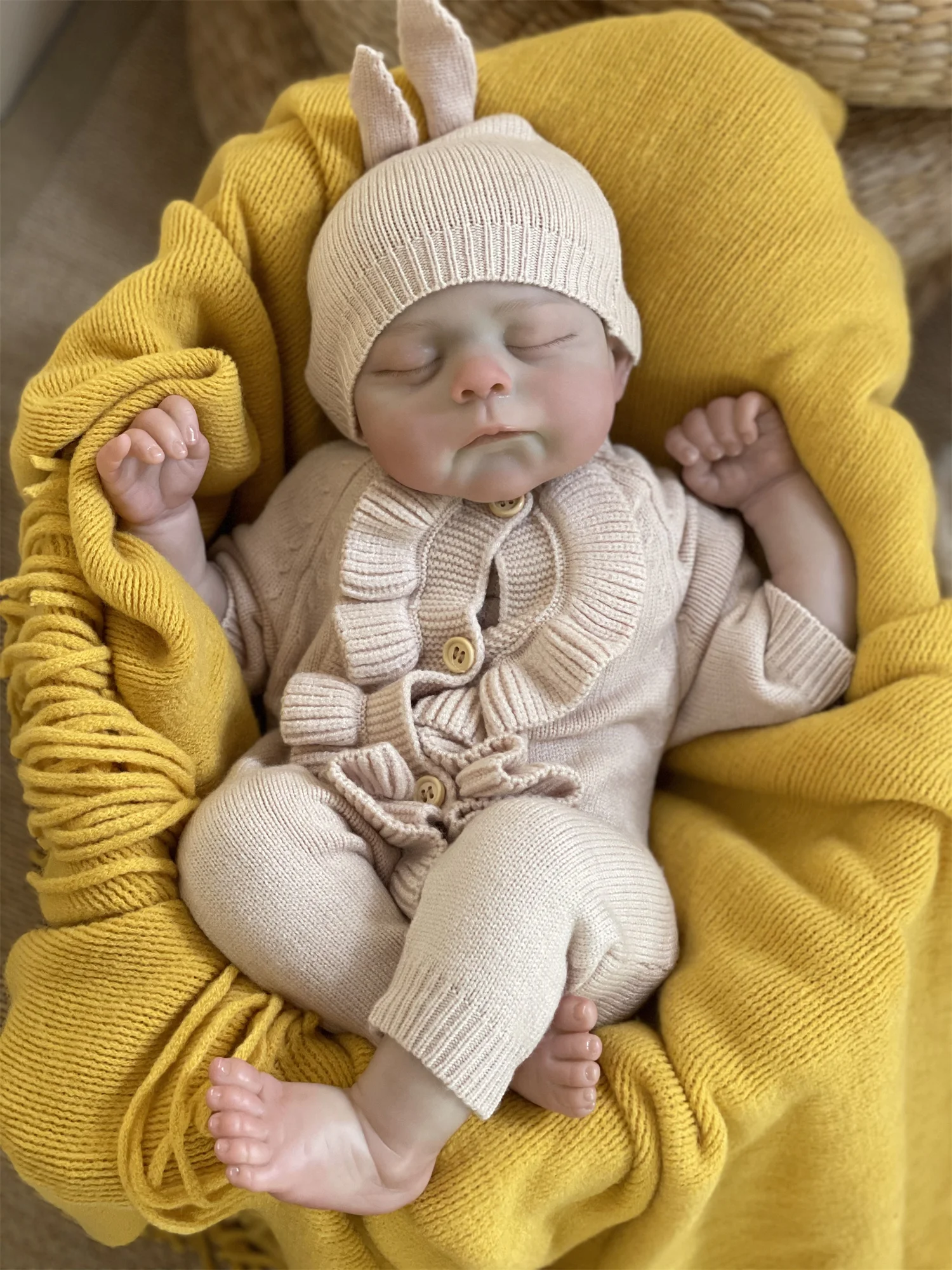 Bambola Reborn Eric da 18-20 pollici con occhi chiusi con corpo in tessuto morbido Capelli dipinti a mano e pelle visibile Realistica Reale Bebe Reborn