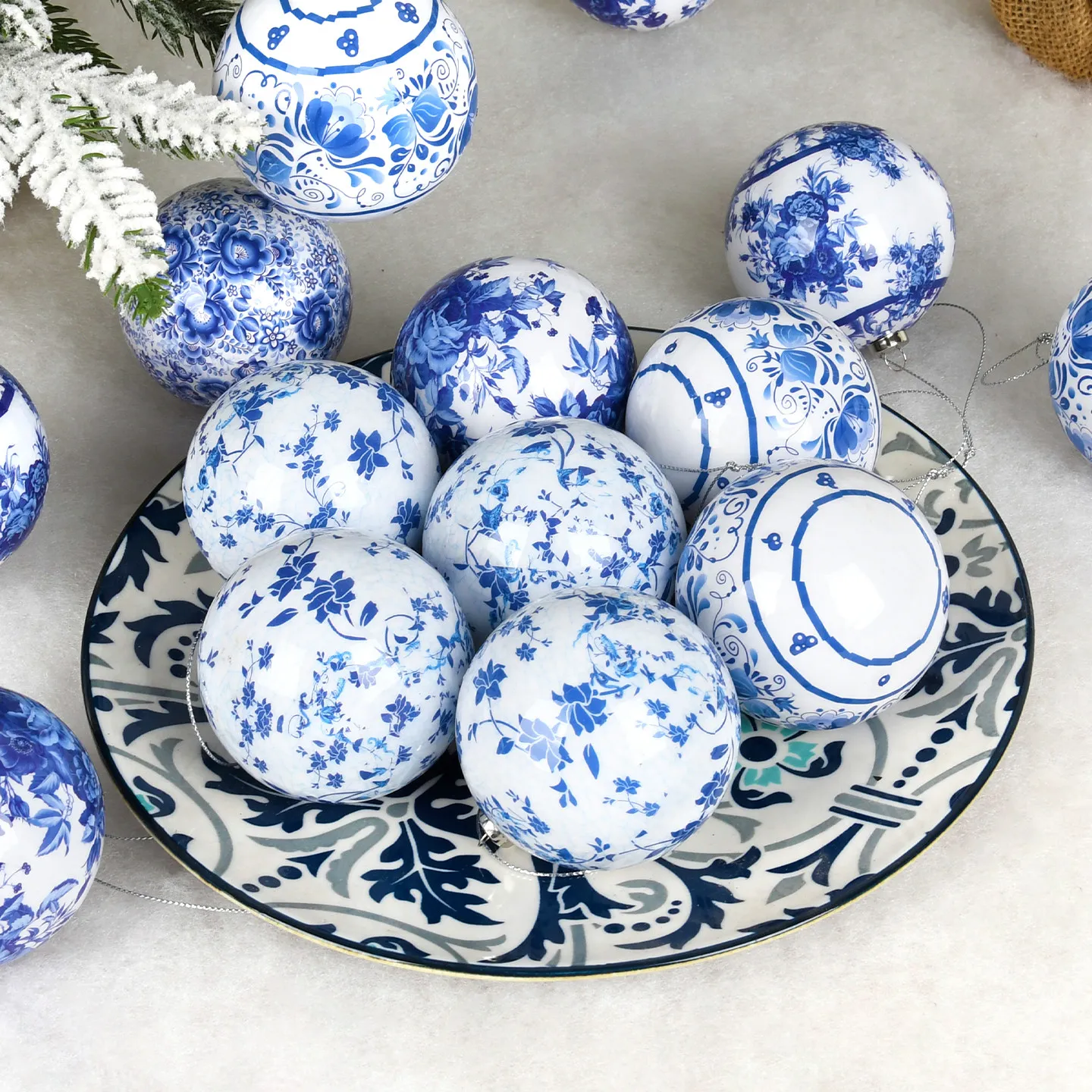 Blue and white porcelain blue and white printed Christmas ball creative flower and bird pattern foam view 6