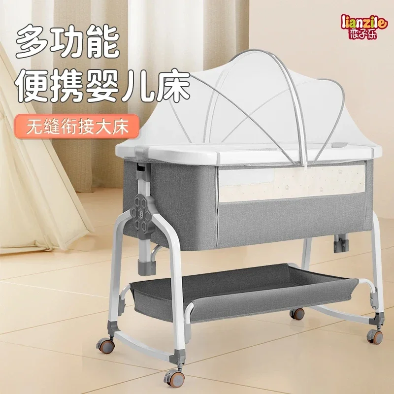 Foldable and Spliced Baby Crib, Large Portable Bed, Mobile Newborn Multifunctional Mobile Baby Crib