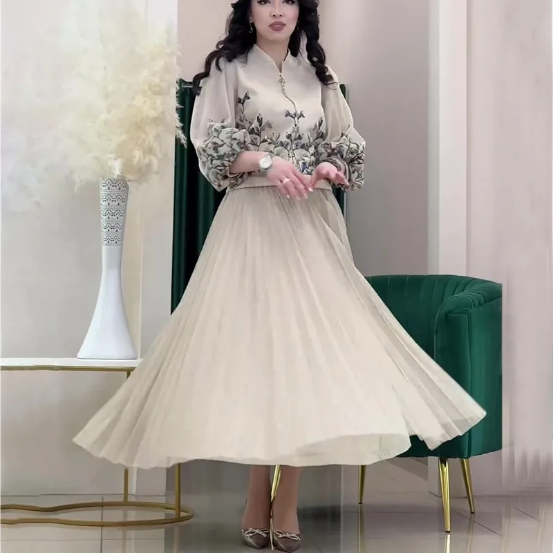 แฟชั่นฤดูใบไม้ผลิ 2025 ชุดเซ็ท 2 ชิ้น สไตล์อเมริกัน-ยุโรป สำหรับผู้หญิง ลายพิมพ์ลำลอง ทันสมัย หลวม สวยสง่า เสื้อคลุมซิป กระโปรงยาวระดับข้อเท้า