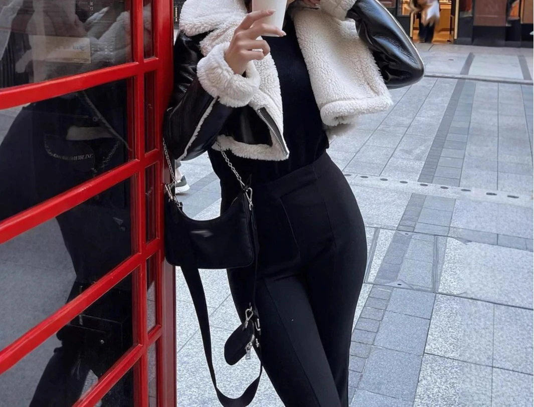 

2025 Autumn and Winter Women's Retro Woolen Coat with Collar Loose Fur and One Piece Top