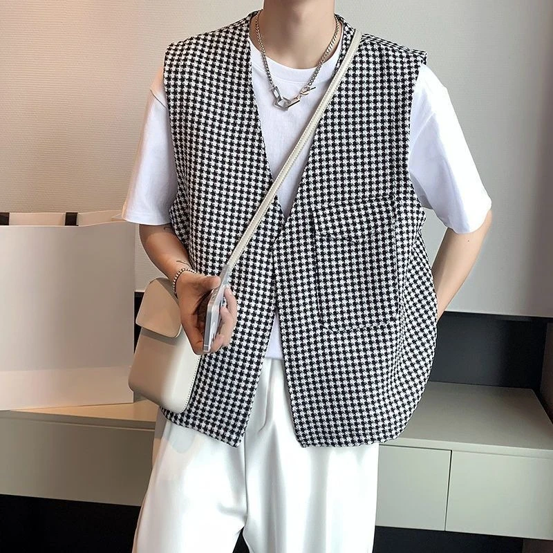 

Korean Streetwear Men's Slim Fit V Neck Checkered Vest Summer Ins Style Casual Outerwear Lightweight Slim Jacket​