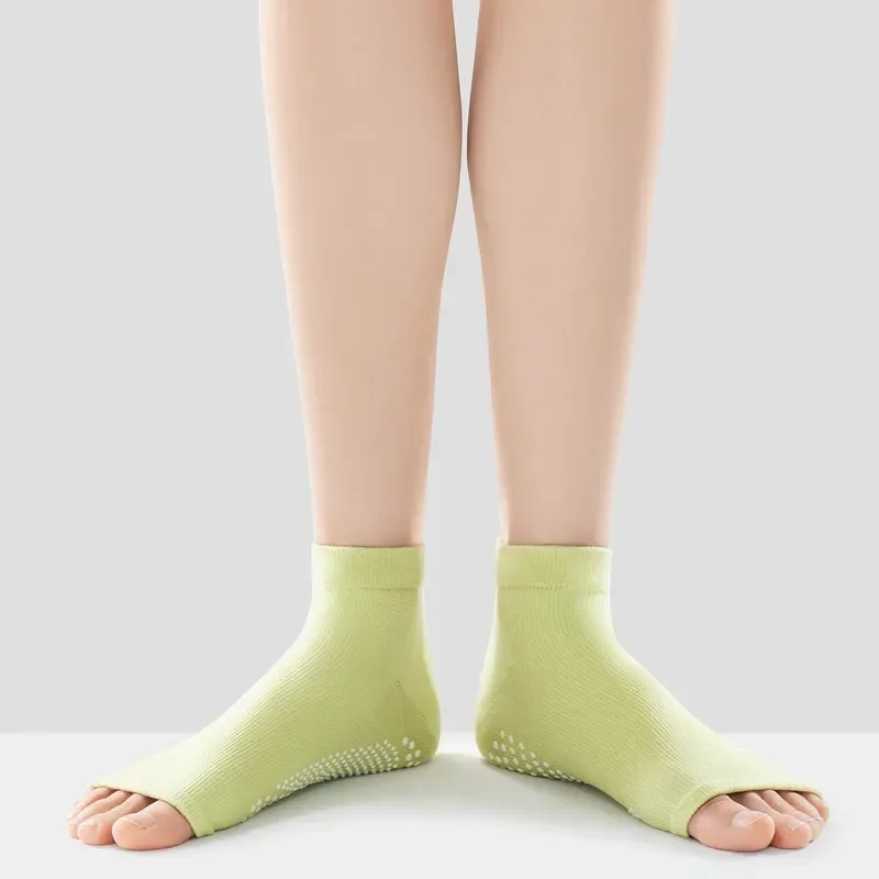 Toeless اليوغا الجوارب النساء سيليكون عدم الانزلاق المهنية داخلي الطابق الرقص جوارب رياضية بلون القطن اللياقة البدنية جوارب بيلاتيس