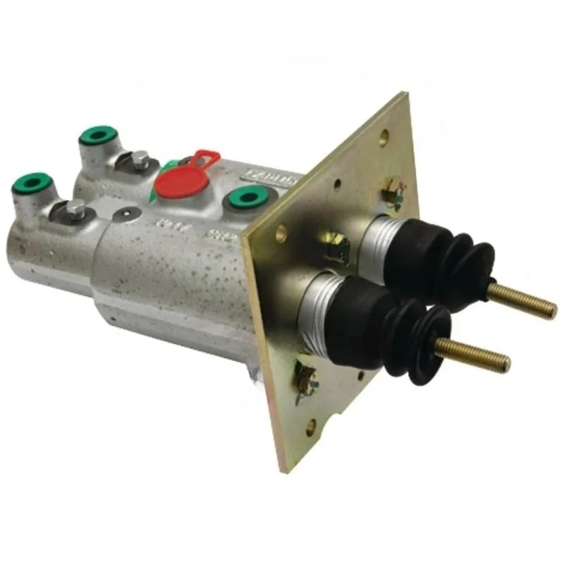 Brake Master Cylinder for Tractor - Compatible with Part Numbers 73671156 82037485 84530032 3786100M2 4276326M1   Maintenance