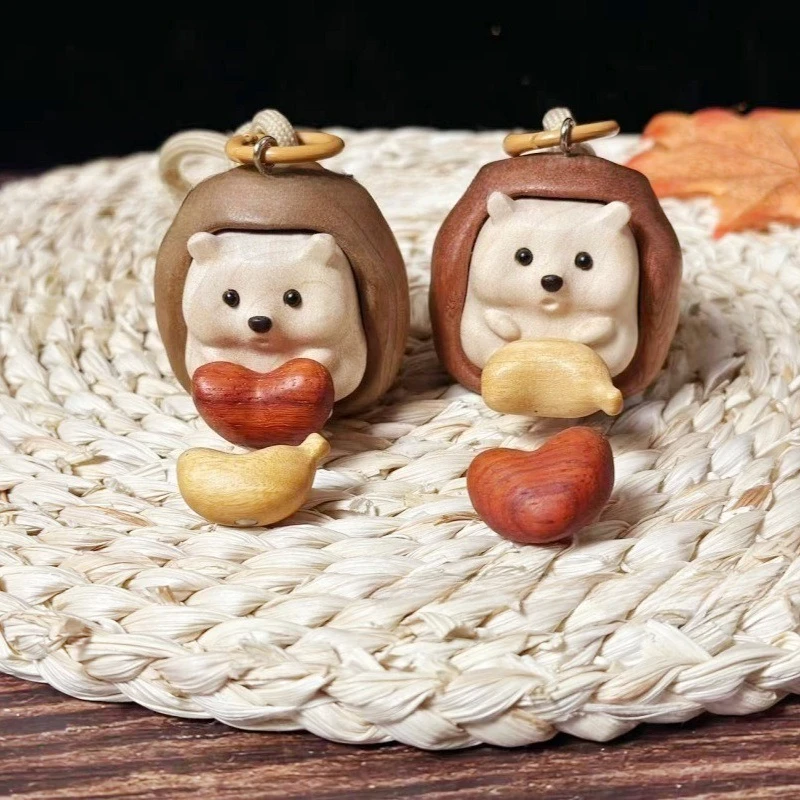 

Cute Hedgehog Figures Cartoon Pendant Mini Banana desk Ornaments Walnut Carving Animal Figurine Girl room decoration Gift