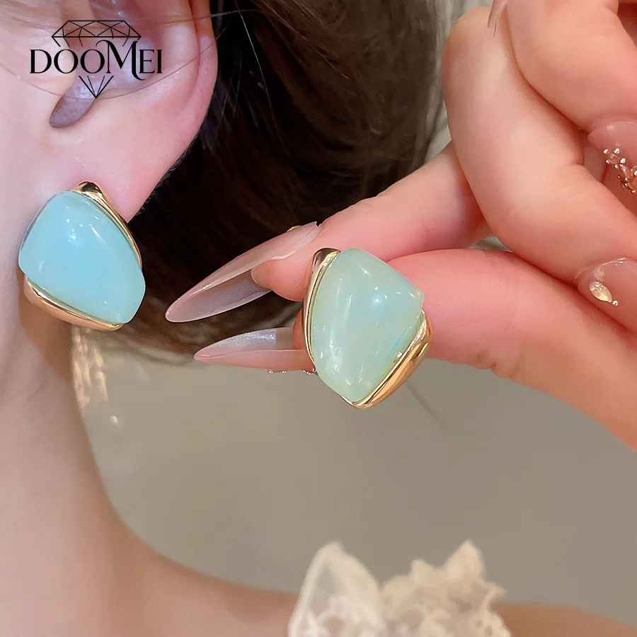 DOO MEI Vintage Irregular Resin Stud Earrings for Women Colorful Acrylic Ear Studs Retro Daily Party Office Ear Jewelry Gifts