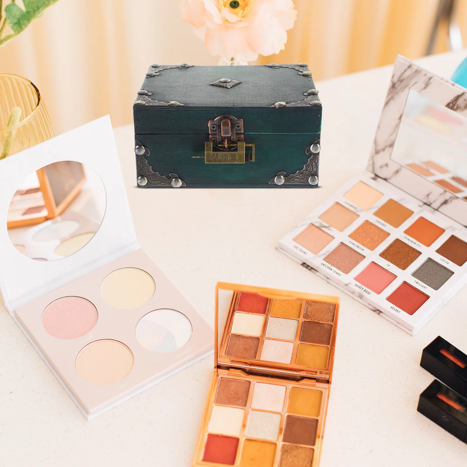 

Compact Jewelry Organizer Box Retro Wooden Treasure Chest Storage Case for Ring Pendant Home Use Decoration