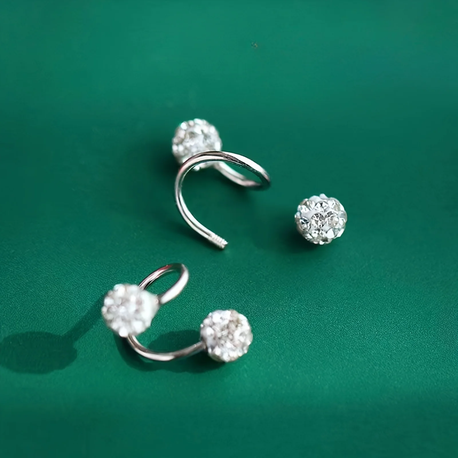 Fashionable and luxurious spherical earrings for women, with screw style S-shaped earrings, suitable for daily wear by women