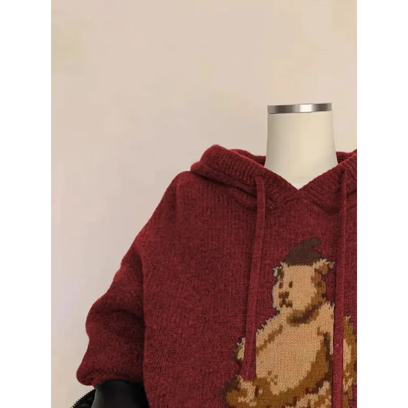 เสื้อสเวตเตอร์มีฮู้ดลายแรคคูนสีแดงสำหรับผู้หญิง ฤดูหนาว รุ่นใหม่ สไตล์เรโทร ถักนิตติ้ง ใส่เป็นเสื้อตัวใน แขนยาว