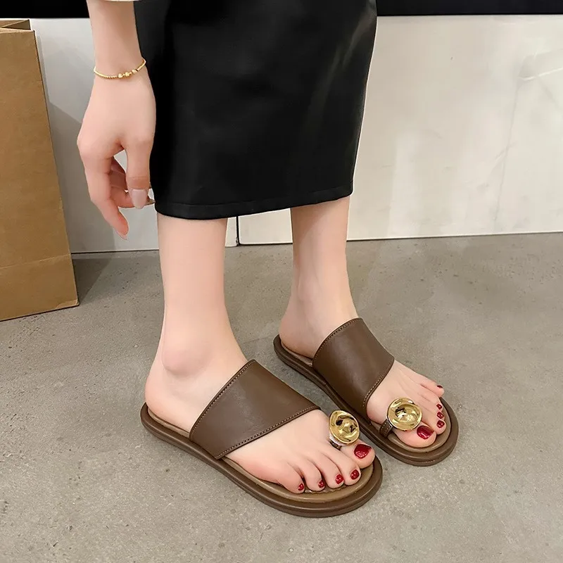 Gioio Shoes Store Small Metal Slip-on Sandals Fashion Women's Spring And Summer New Flat Flip-flops Beach Sandals Drop Shipping