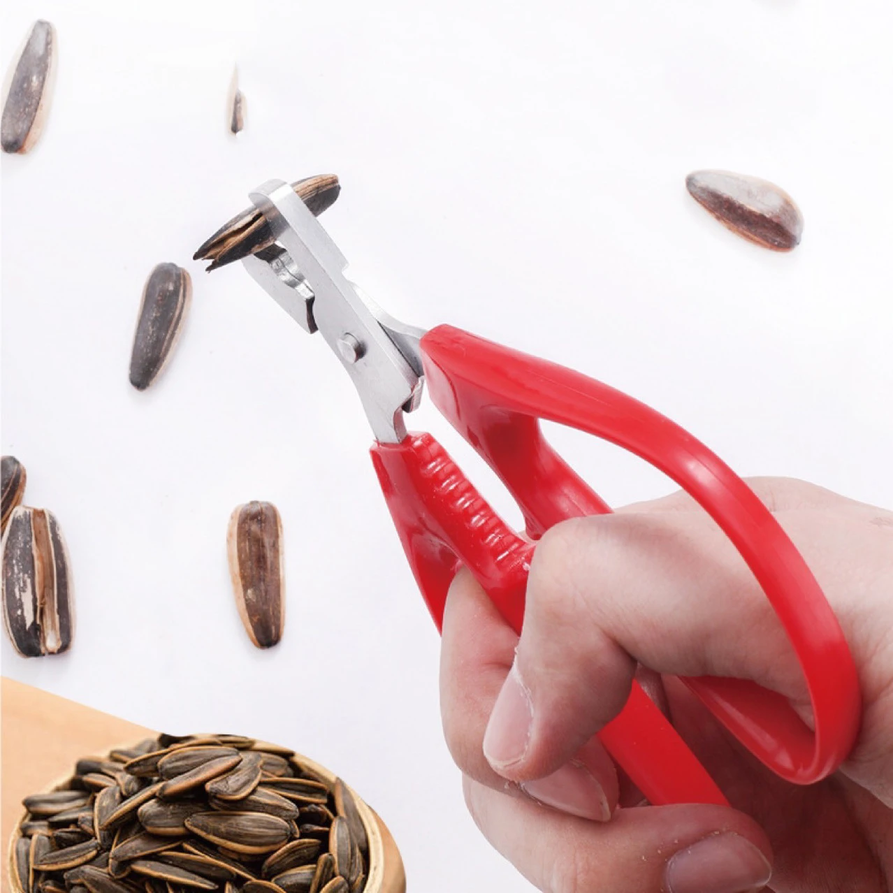 Stainless Steel Melon Seed Lazy Artifact Opener Nutcracker Nut Shell Cracker Seed Pistachio Sheller Peeling Pliers Kitchen Tool