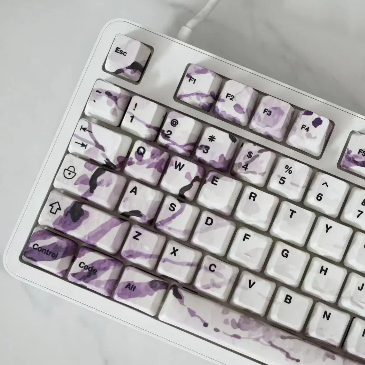 

Fallen Sakura Hot Sublimation Keycap OEM Height Adaptation 61 87104108 Cross Shaft Core Keyboard