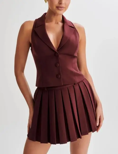 

Two Piece Set Women Outfit 2025 Summer New Solid Color Turn-Down Collar Sleeveless Vest Top & High Waist Pleated Skirt Set