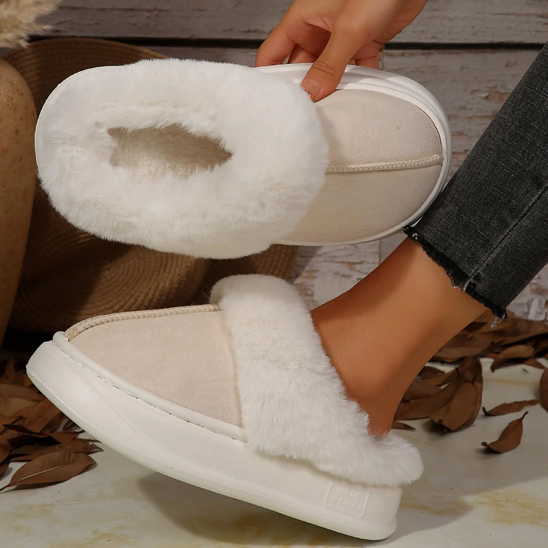 Women's Plush Lined Mule Slippers Cozy Suede Slip-Ons with Plush Cuff for Winter Warmth Indoor Outdoor Shoes view 3