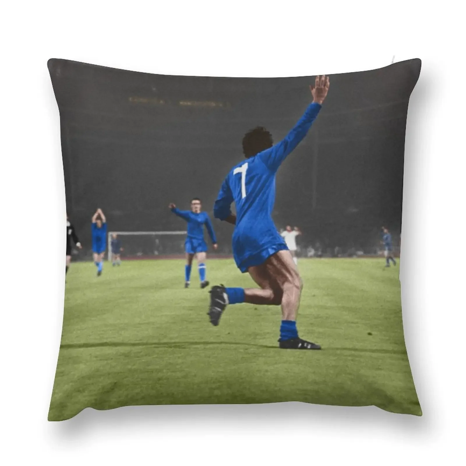 

George Best European cup 1968 Throw Pillow Room decorating items luxury home accessories pillow