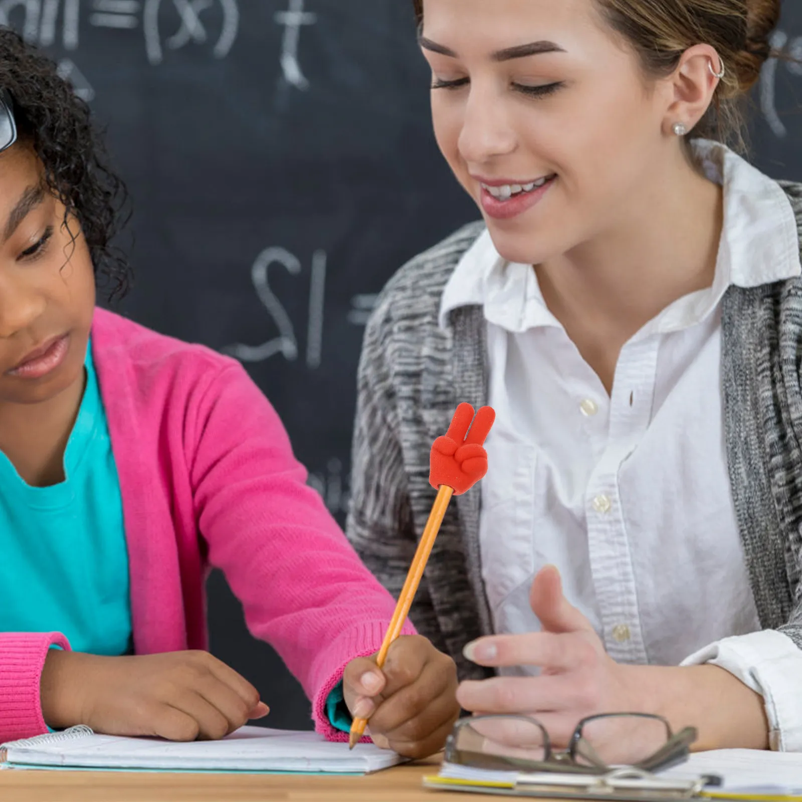 

40 шт. ластиков в форме пальцев из высококачественной резины, идеально подходят для студентов, подарков, школьных и детсадовских принадлежностей, креативные, разноцветные