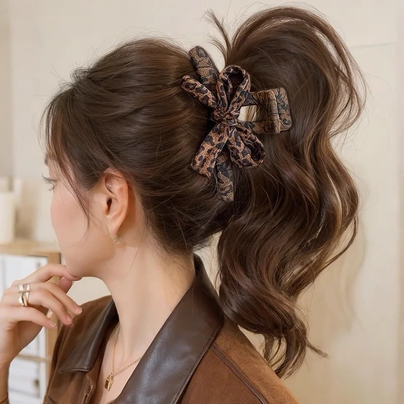 

2 шт., элегантная и модная темпераментная ткань с леопардовым принтом, двусторонняя заколка с бантом, высококачественные женские аксессуары для волос, головные уборы