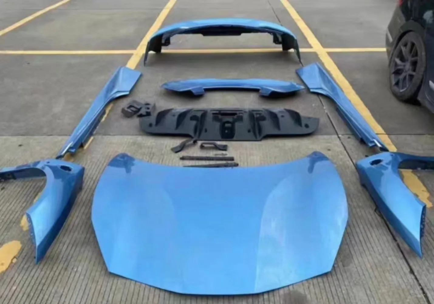 Good Condition Engine Hood Bonnet Auto Body Parts for Ferra r1 488 Car Owner Garages Repairshop Retailers