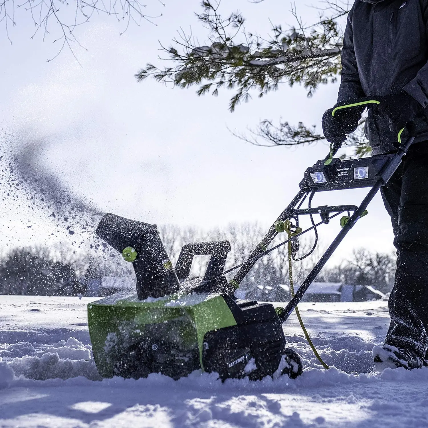 Earthwise SN74018 Cordless Electric 40-Volt 4Ah Brushless Motor, 18-Inch Snow Thrower, 500lbs/Minute