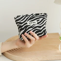 Women's Makeup Bag Zebra Print Small Canvas Item Cosmetics Storage Bag Portable Zipper Design Clutch Bag Commuter Coin Purse Ins