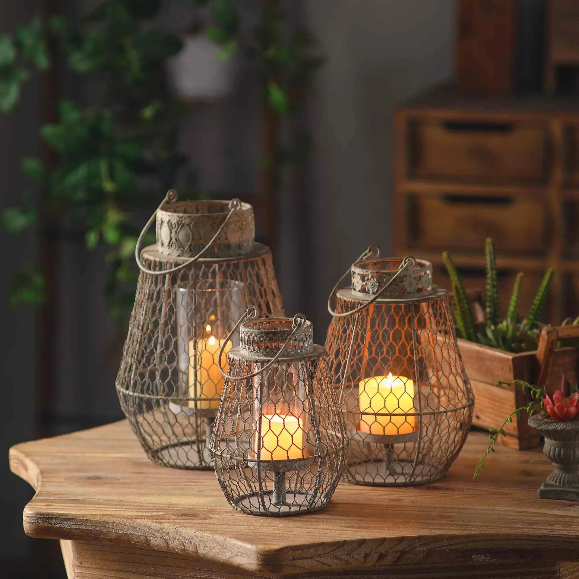 American industrial wind wrought iron hollow old atmosphere light, geometric modeling of the entrance of the bed and breakfast
