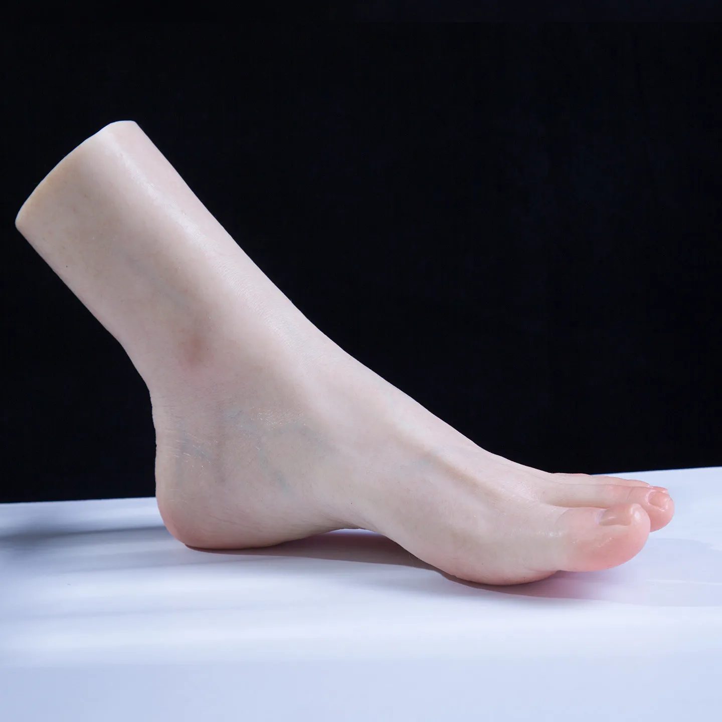 Foot Model Platinum Silicone 23CM Simulation 1:1 Model Female Real Person Foot Stockings Manicure Figure Shooting Prop Model