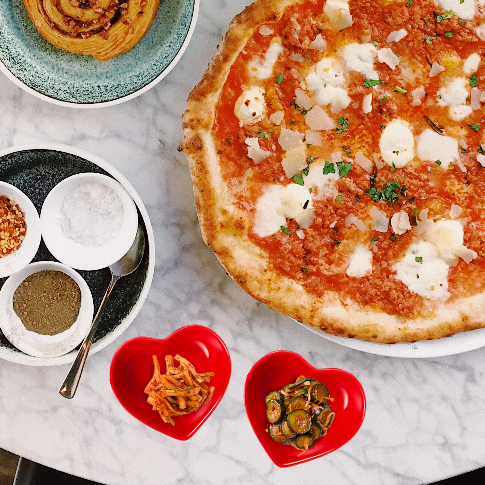 

6Pcs Heart Shaped Seasoning Dish Bright Colorful Ceramic Sauce Plates Small Dipping Bowls for Sauces Snacks Nuts and Candy