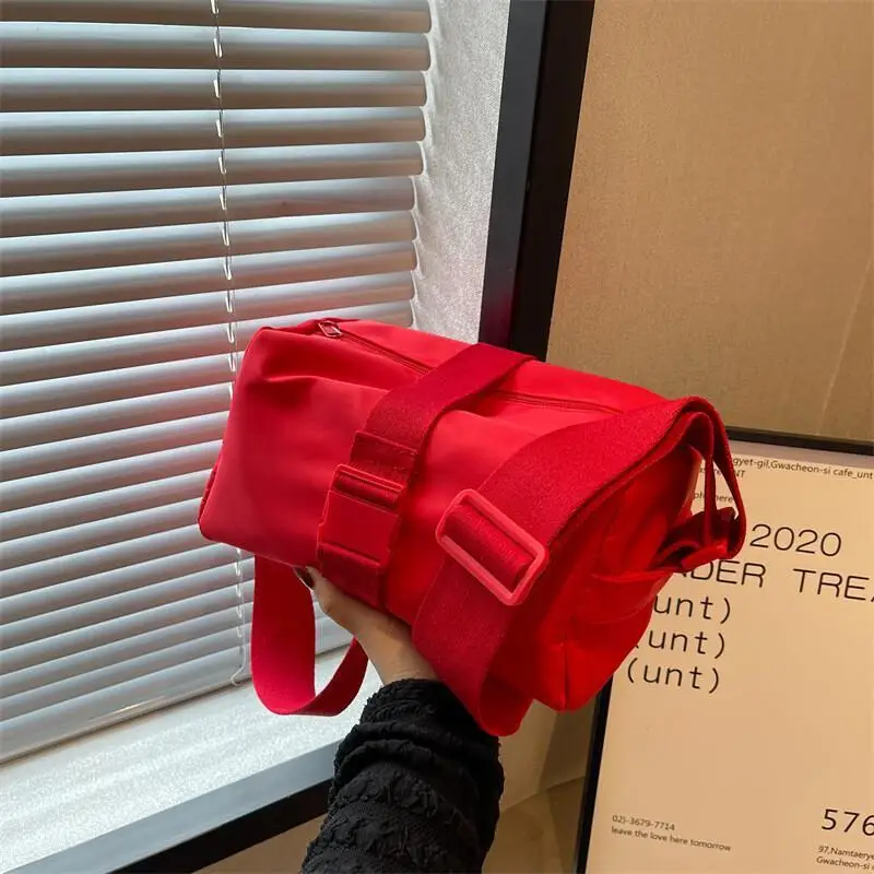 

Exercise Fitness Fashion Casual Large Capacity Multi-Functional Handbag Wear-Resistant Waterproof Moisture-Proof Travel Storage