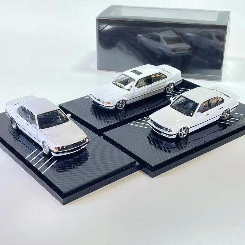For DCM BMW E32 E34 E38 Series Alloy 1:64 Car Model Simulation Ornament High-end Limited