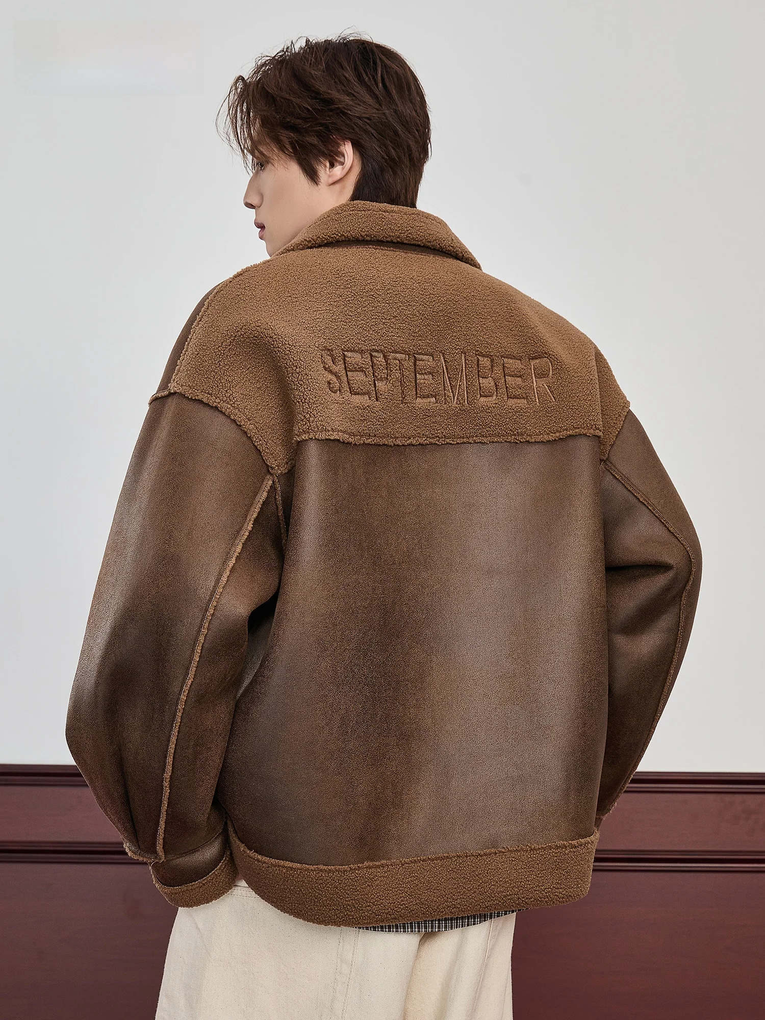 

Mark Fairwe Men's Leather Jaet Winter Thi Warm Retro Patchwork Collar Zipper Decorated American Sle Fur Inteated Coat