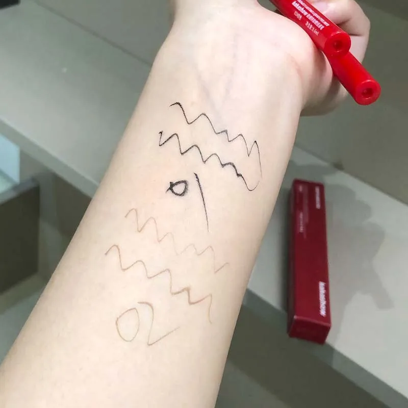 قلم كحل سائل فائق النعومة من كاكاشو، مكياج غير ملطخ، مقاوم للماء ومضاد للتعرق، قلم كحل غير ملطخ