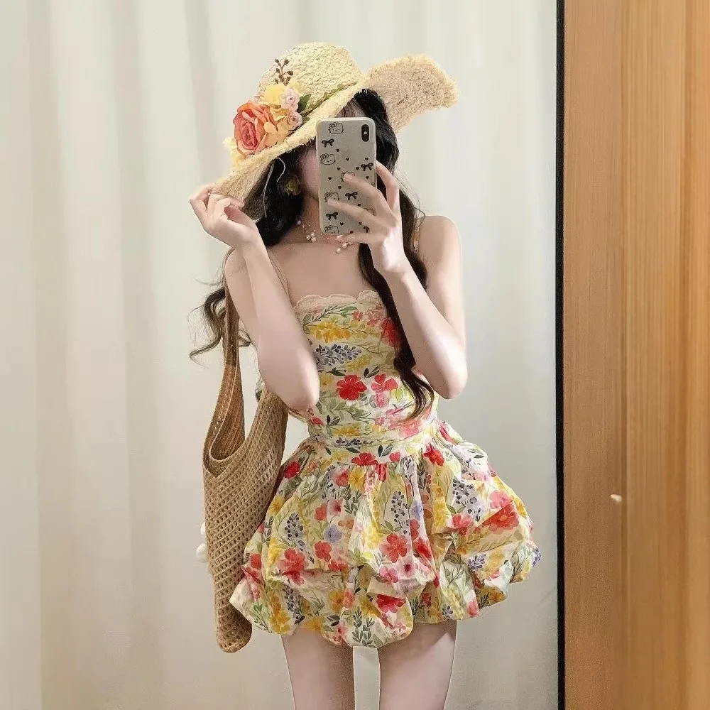 

Women's Floral Camisole Dress, Summer Seaside Vacation Style, Elegant Waist-cinched Fluffy Mini Skirt
