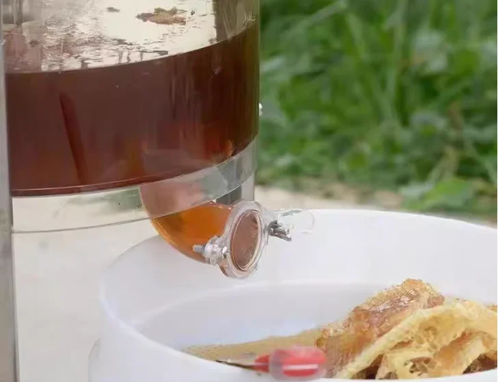 Honey Harvested Machine 24/32/48/60/72 Frames Manual Gear Core Components Honey Extractor Used For Beekeeping