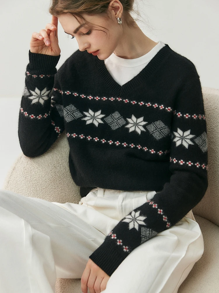 เสื้อไหมพรมแคชเมียร์ CHICUU สำหรับผู้หญิง คอลเลคชั่นฤดูใบไม้ร่วงและฤดูหนาว ลายเกล็ดหิมะ คอวี ผ้าแคชเมียร์แท้ 100% เนื้อนุ่ม อุ่นสบาย แขนยาว