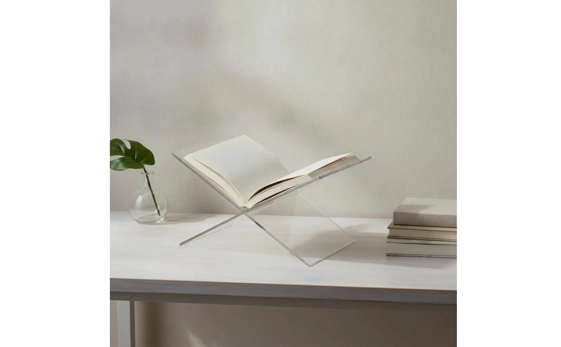 X-Shaped Display Stand Interlocking Acrylic Book Stand Tabletop Book Display Freestanding Magazine Rack Clear for Readers