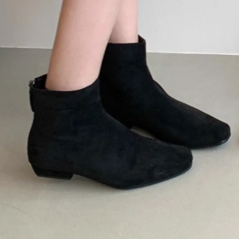 2025 العلامة التجارية الجديدة المرأة حذاء من الجلد غير رسمي موضة بلون الجلد المدبوغ حذاء من الجلد العلامة التجارية مصمم الشتاء أحذية تشيلسي عالية الجودة