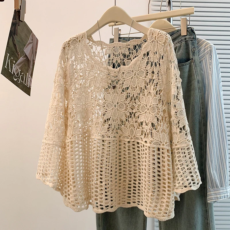 

Summer New Hollow out Hook Flower Design Age Reduction Versatile Bell Sleeve High-End Feeling T-Shirt Top Button City Commute
