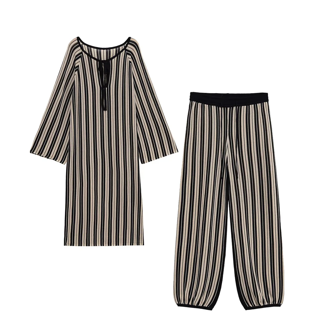 

Полосатые льняные смешанные повседневные брюки Полосатый топ с v-образным вырезом и длинными рукавами и брюки Льняной полосатый вязаный свитер с v-образным вырезом и длинными рукавами