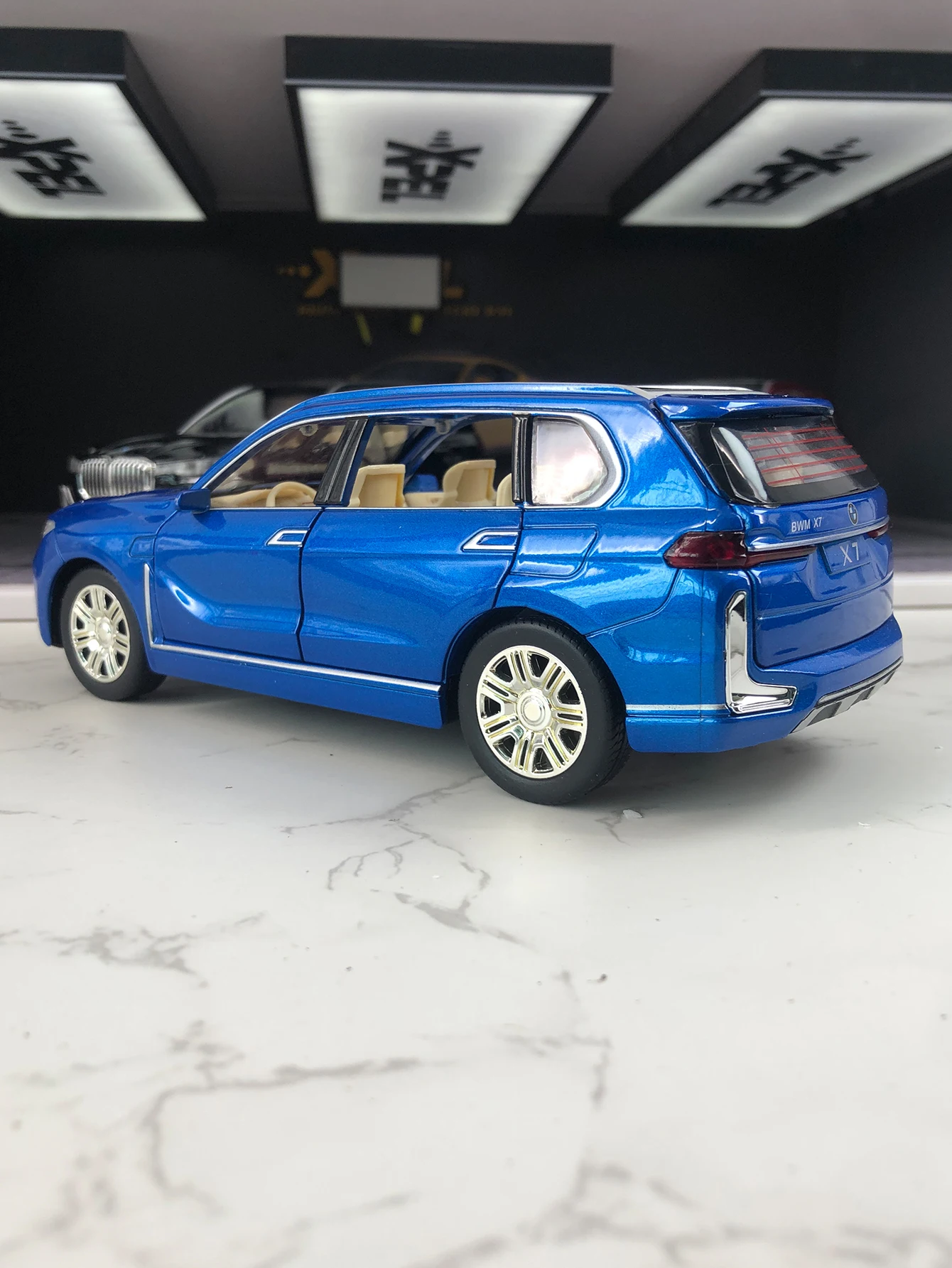 Modello di auto fuoristrada in lega di zinco di simulazione 1: 24, ornamento statico, auto regalo da collezione in metallo