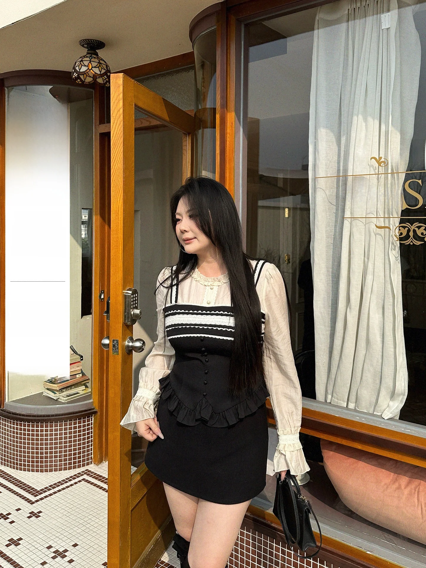 

Пышное винтажное платье-сарафан в полоску для полных девушек, с эффектом утяжки талии, в стиле Prince of Wales