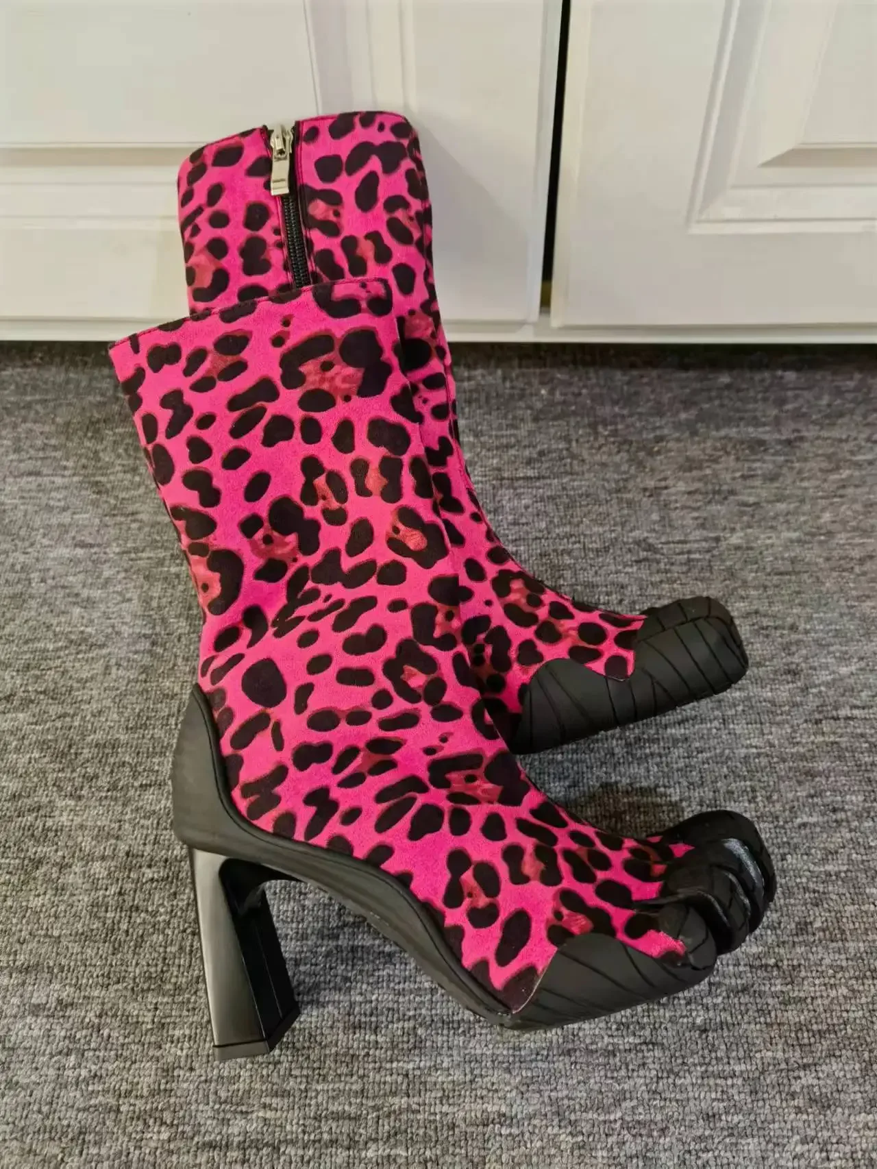 Leopard Print Cow Print Knitting Ankle Boots 2026 New Five Finger Toe Fashion Novel Women Boots Elastic Mesh Cloth Socks Boots