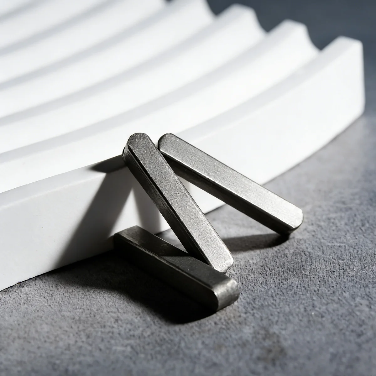 190 Stück Flachstifte aus Kohlenstoffstahl Typ A, Parallelstifte, Vierkantstifte, Kreuzstifte, fertige Flachstifte, Doppelrundstifte. – Detail 7
