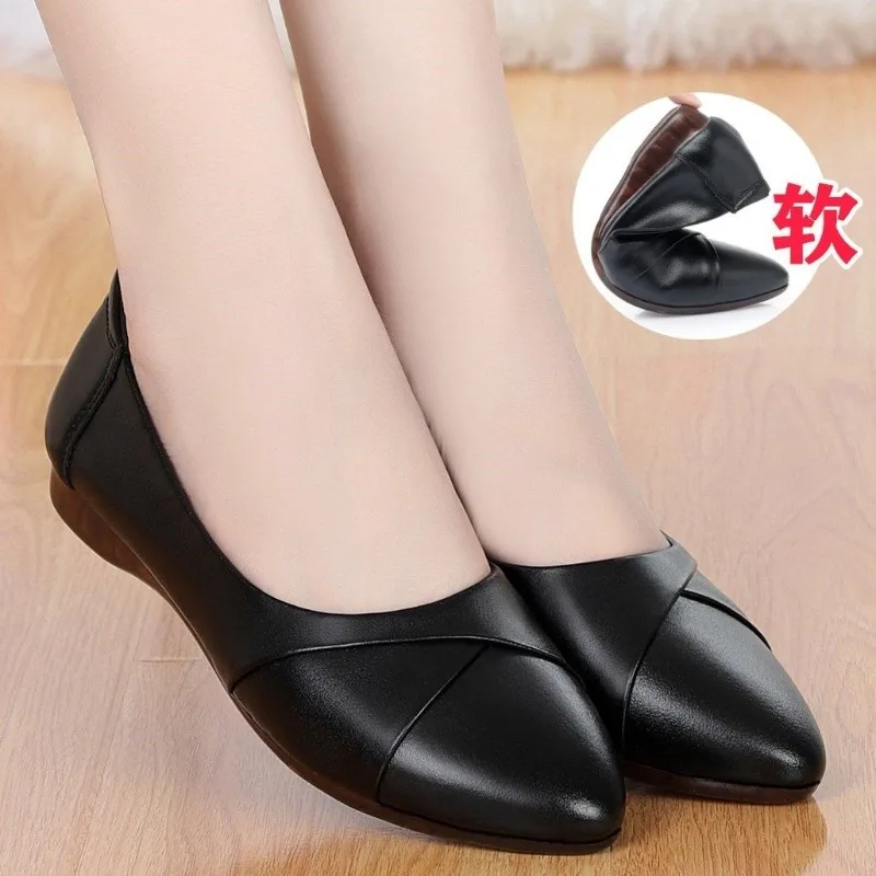 Autumn Women\'s Flat Shoes Fashion New Shallow Slip on Casual Shoes for Women Outdoor Soft Leather Office Ladies Walking Shoes